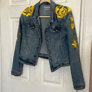 Jean jacket with yellow flowers